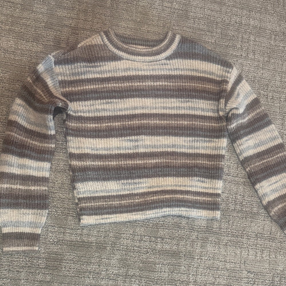 a.n.a Striped Crew Neck Sweater in Gray and Cream